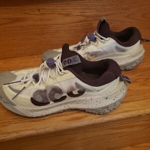 Nike Athletic Shoes in Cream and Purple